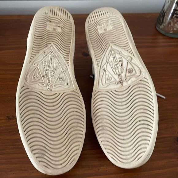 Gucci White Ace Leather Sneakers - Picture 7 of 8